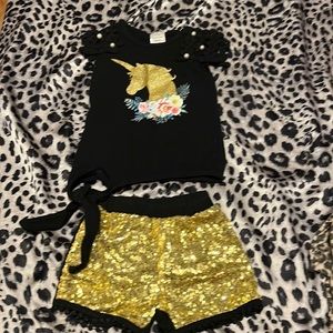 🆑FINAL PRICE‼️ 3/4T black and gold unicorn outfit